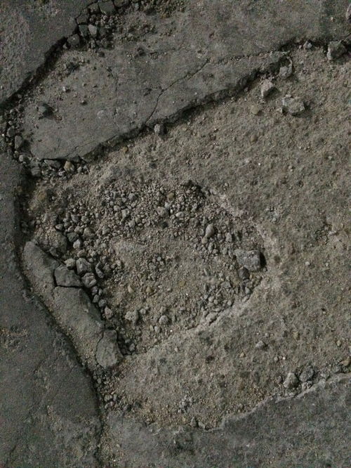 水泥标号 地坪起砂起灰的关键因素解析